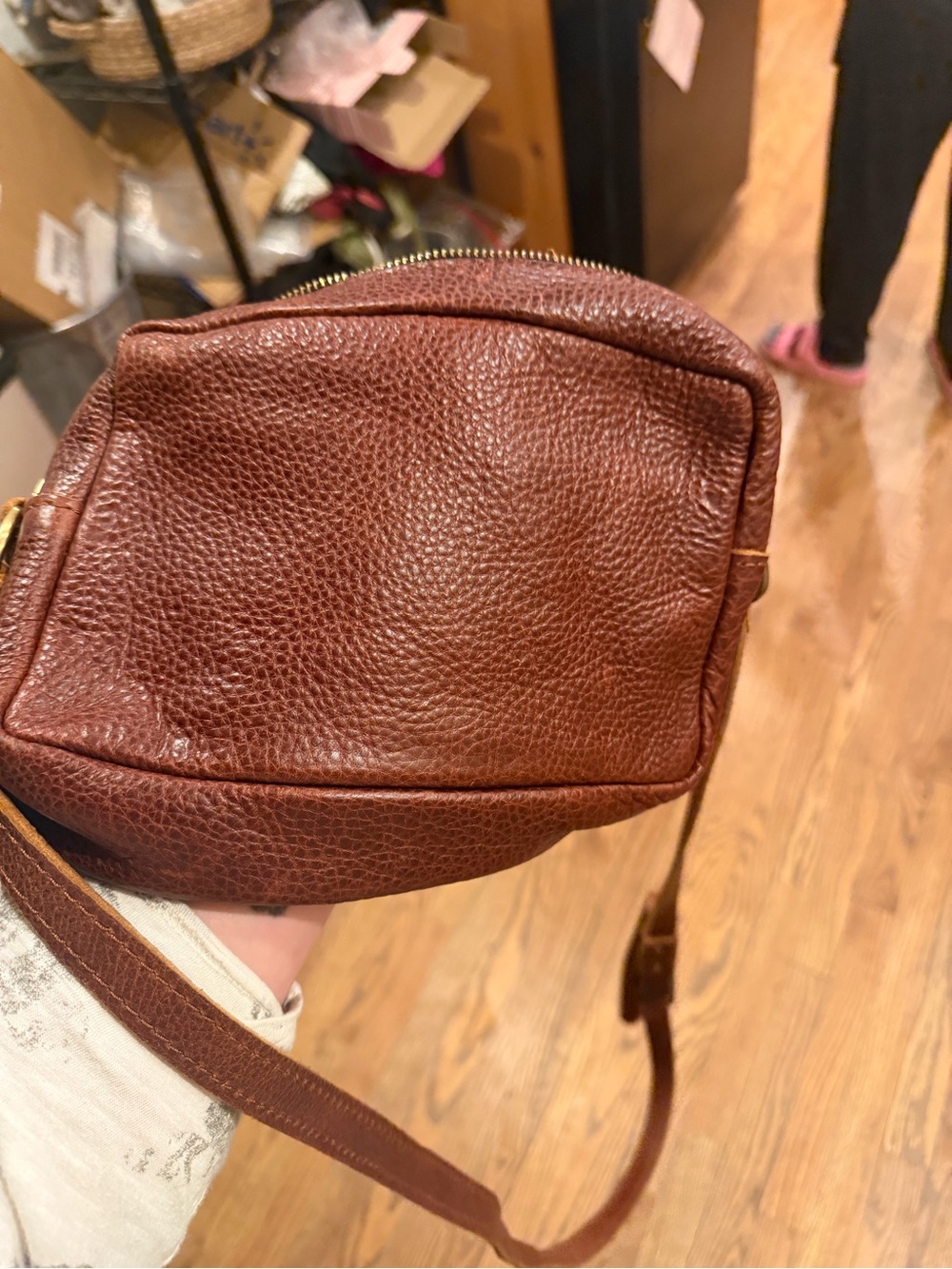 Portland Leather Chestnut Brown Large Crossbody Camera Bag - Picture 3 of 9